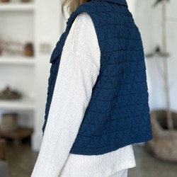 Women’s Casual Vest Coat Basic Quilted Pocketed Texture Snap Down Vest Navy Black Sleeveless Snap-Button Relaxed Fit Collared Cropped Outerwear with Diamond Pattern Spring/ Fall/ Winter Layering Piece for Outdoor Activities